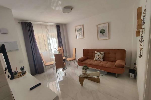 Apartamento de 1 dormitorio en pleno centro de Fuengirol...