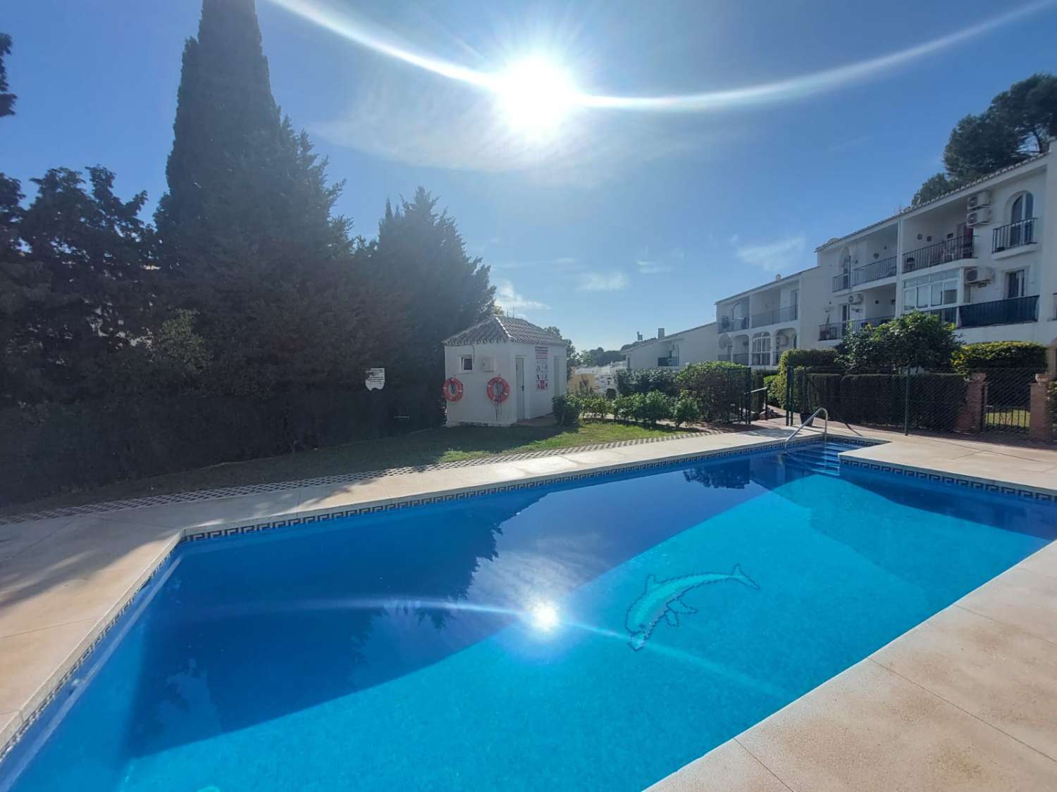 Luminoso apartamento de 2 dormitorios, con piscinas y parking comunitario