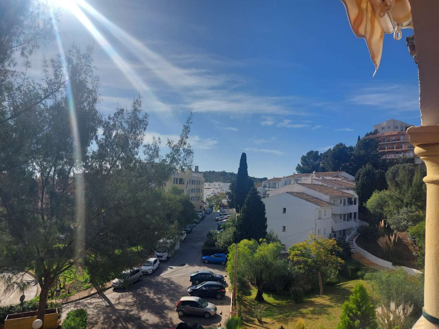 Luminoso apartamento de 2 dormitorios, con piscinas y parking comunitario