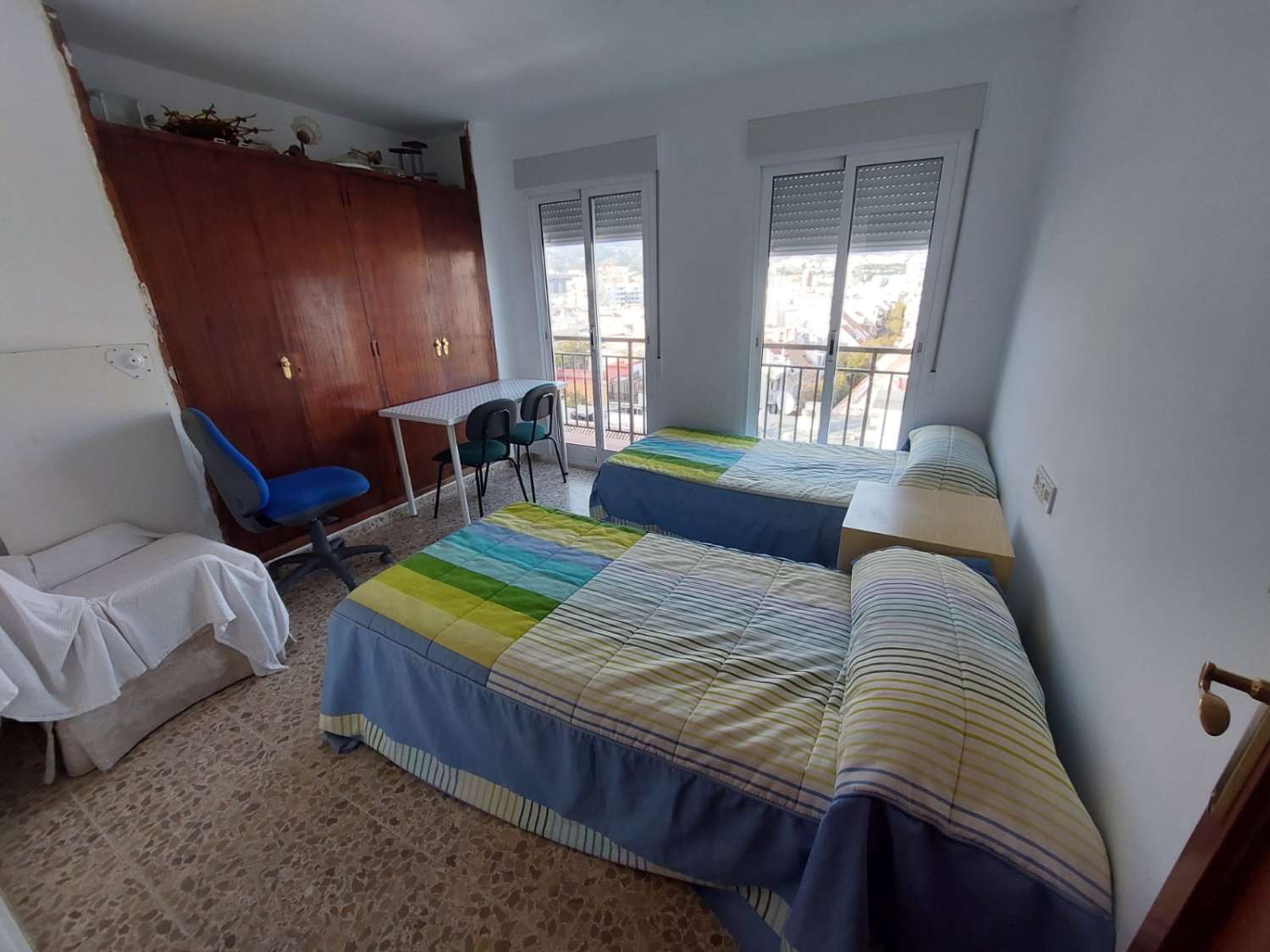 Espectacular apartamento de 4 dormitorios con vistas al mar en los Boliches!