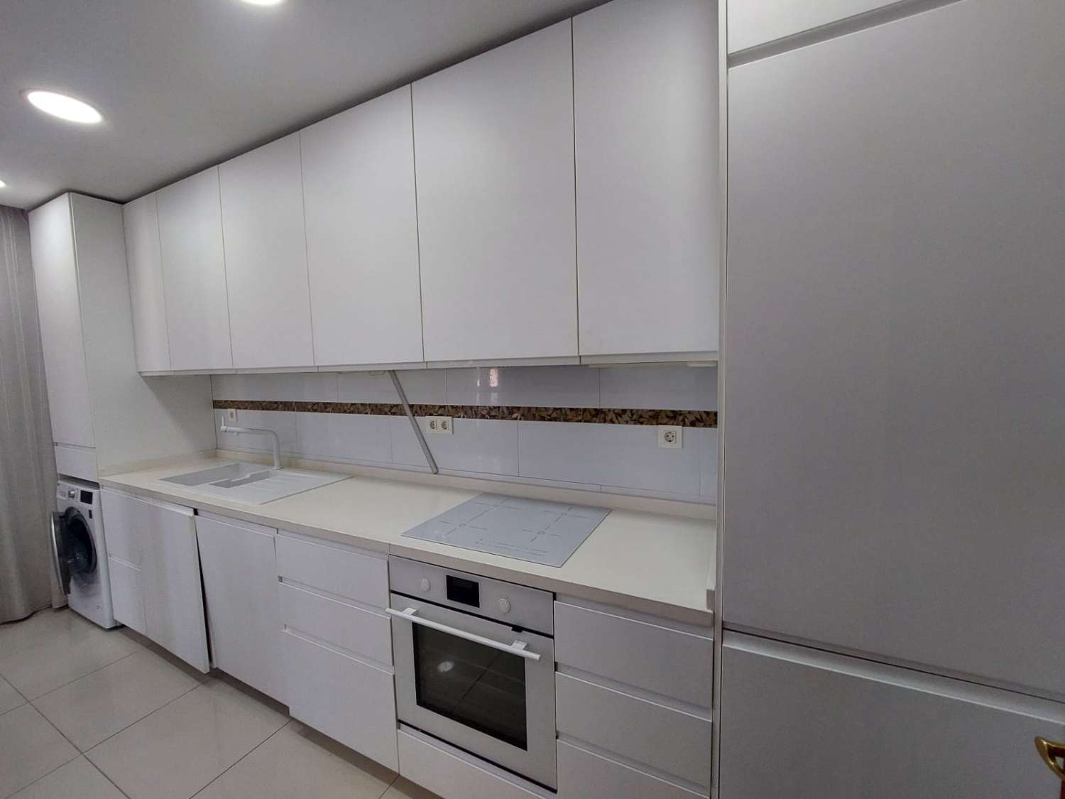 Espectacular apartamento de 4 dormitorios con vistas al mar en los Boliches!