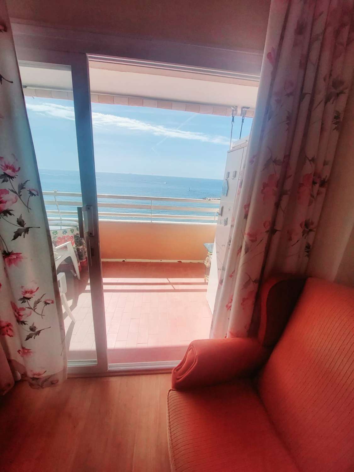 Estupendo estudio frontal al mar con vistas espectaculares