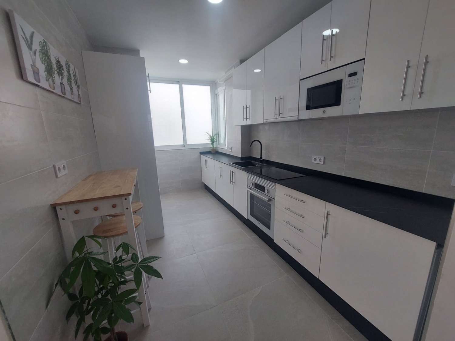 Espectacular apartamento de 3 dormitorios con vistas al mar