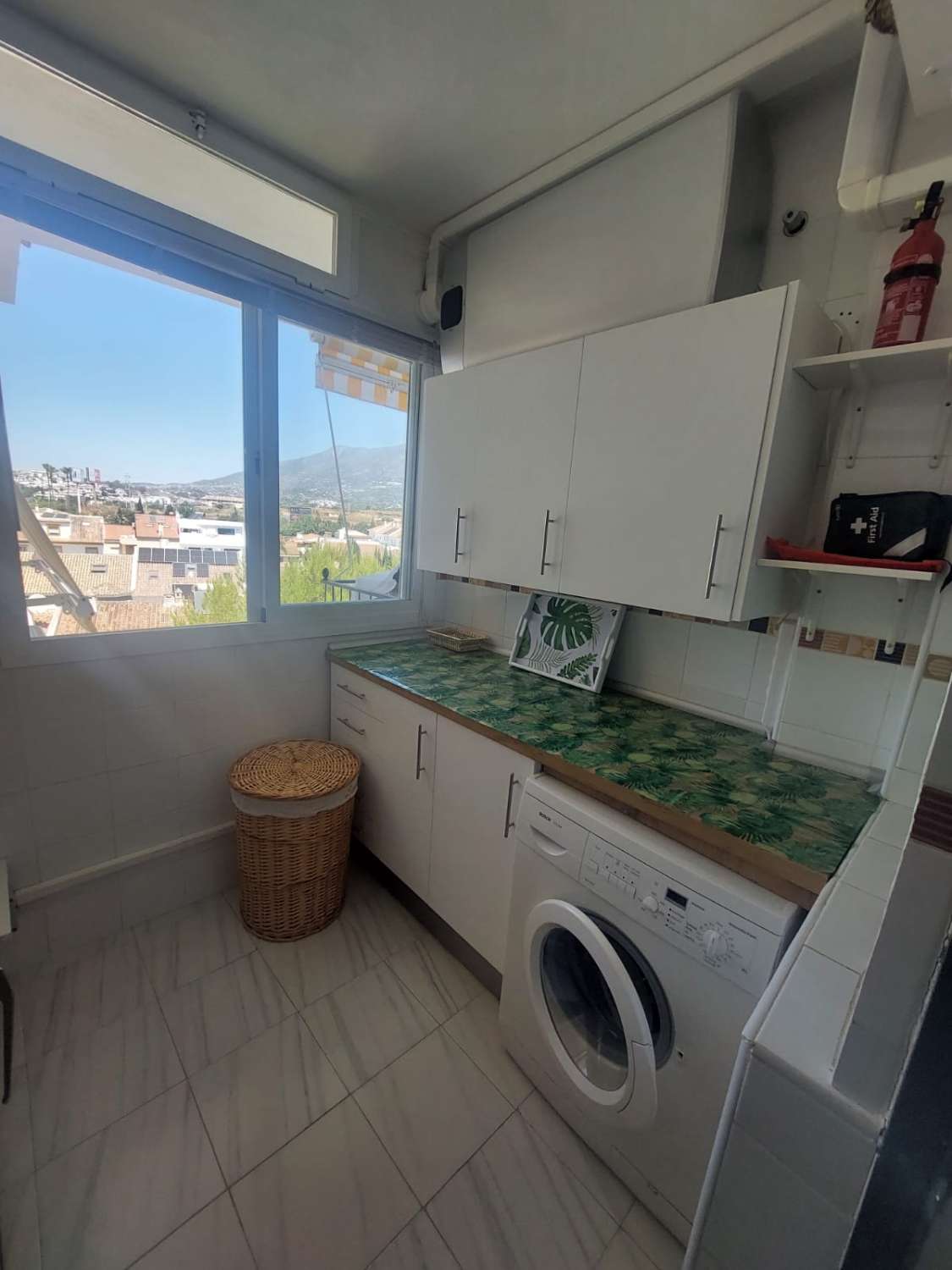 Luminoso apartamento de 2 dormitorios, con piscina y garaje