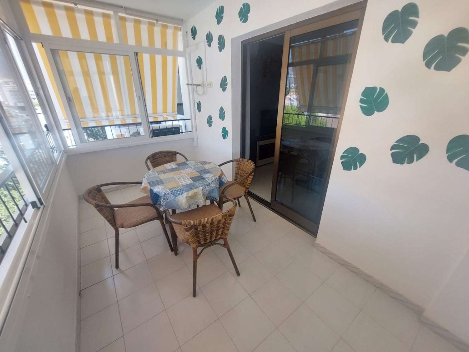 Luminoso apartamento de 2 dormitorios, con piscina y garaje