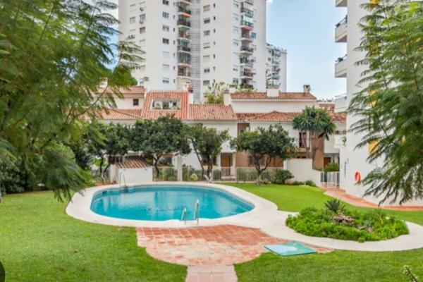 Luminoso apartamento de 2 dormitorios, con piscina y gar...