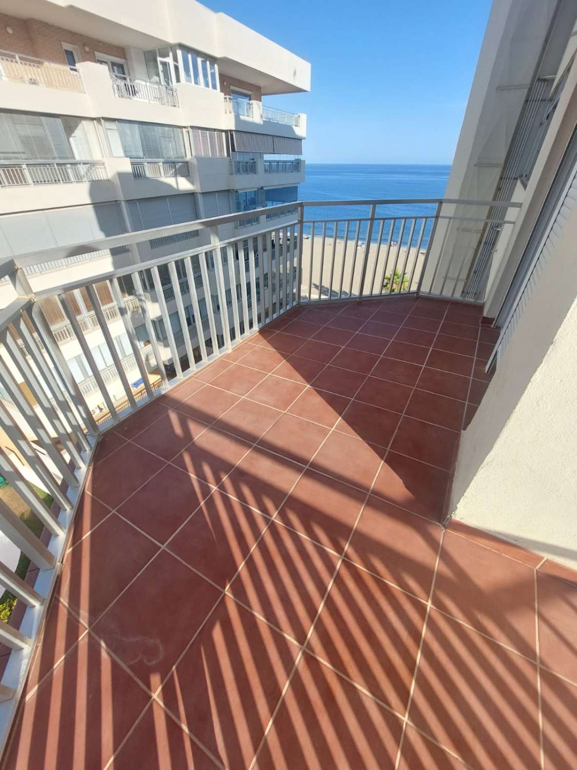 Precioso apartamento de 3 dormitorios en primer línea