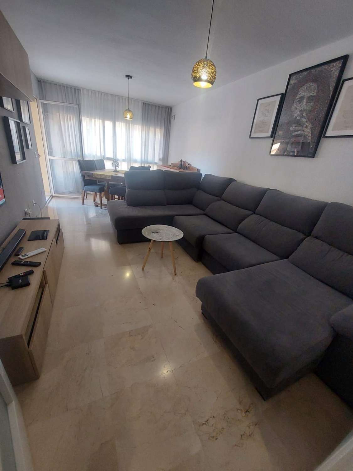 Luminoso apartamento de 2 dormitorios disponible hasta junio!