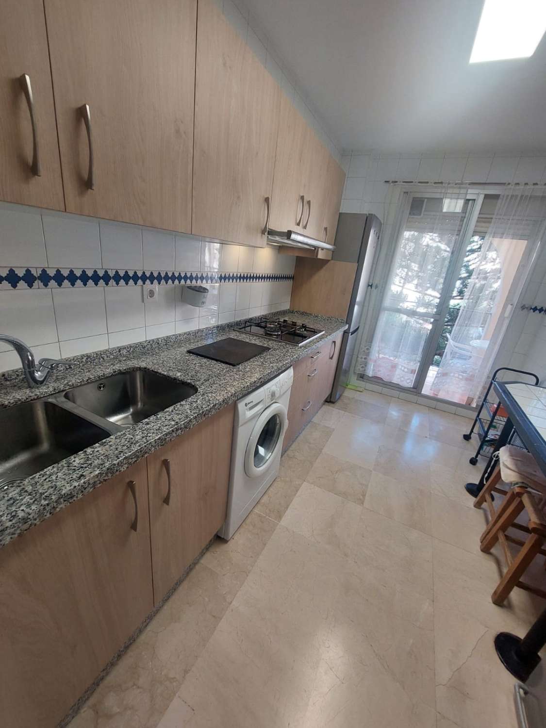 Luminoso apartamento de 2 dormitorios disponible hasta junio!