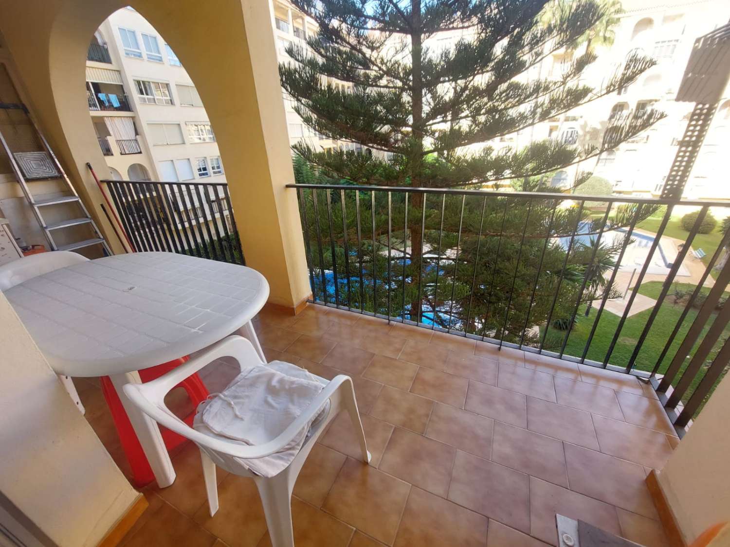 Luminoso apartamento de 2 dormitorios disponible hasta junio!