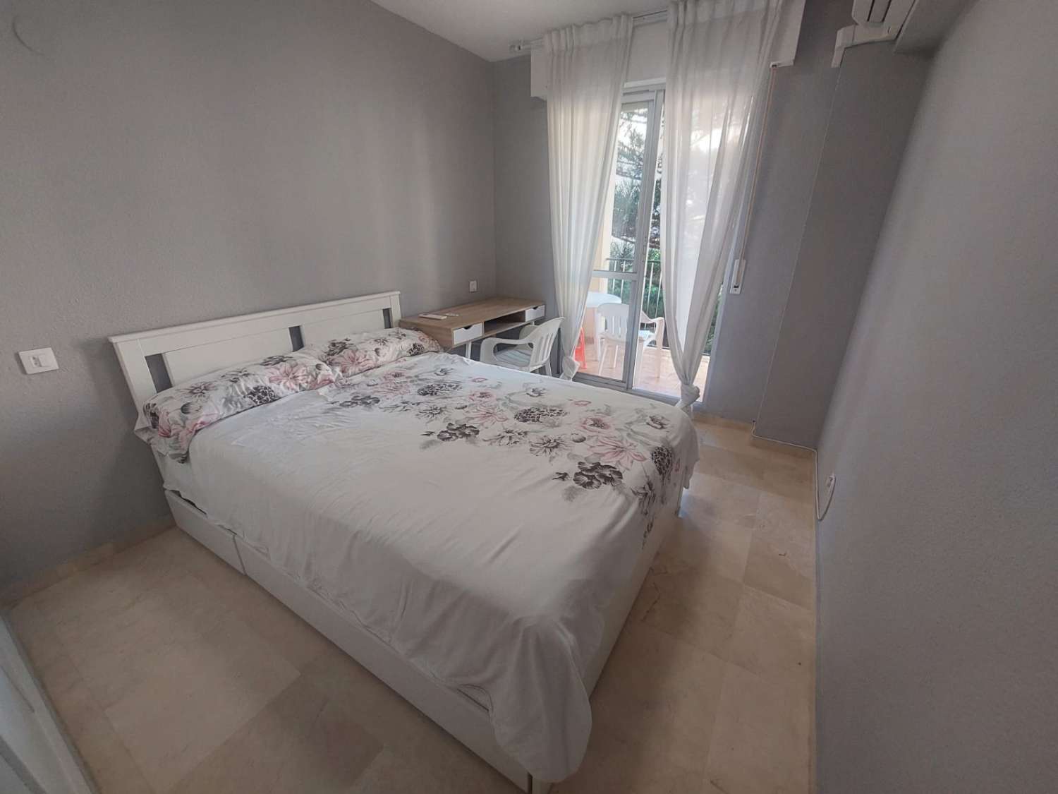 Luminoso apartamento de 2 dormitorios disponible hasta junio!