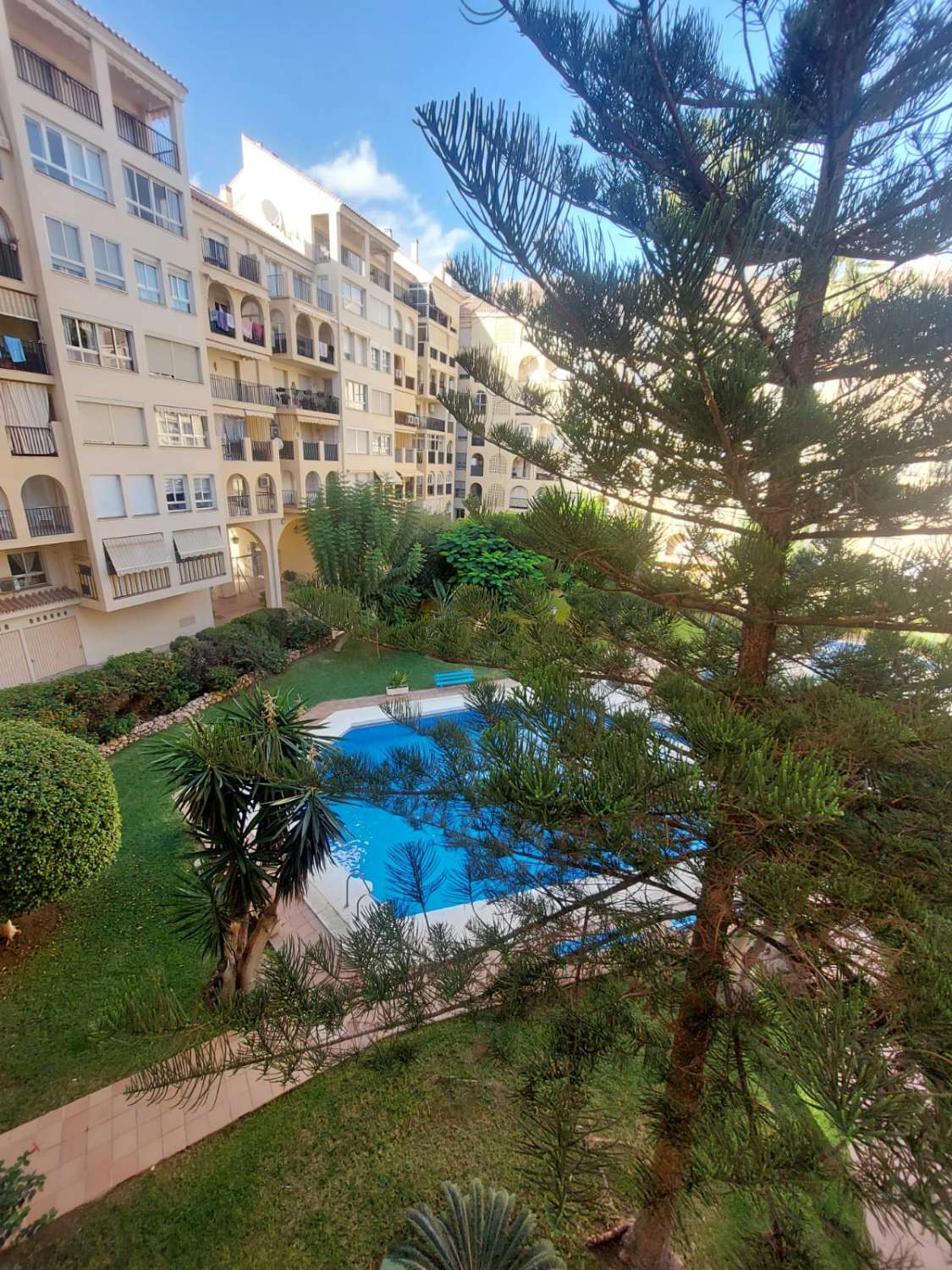 Luminoso apartamento de 2 dormitorios disponible hasta junio!