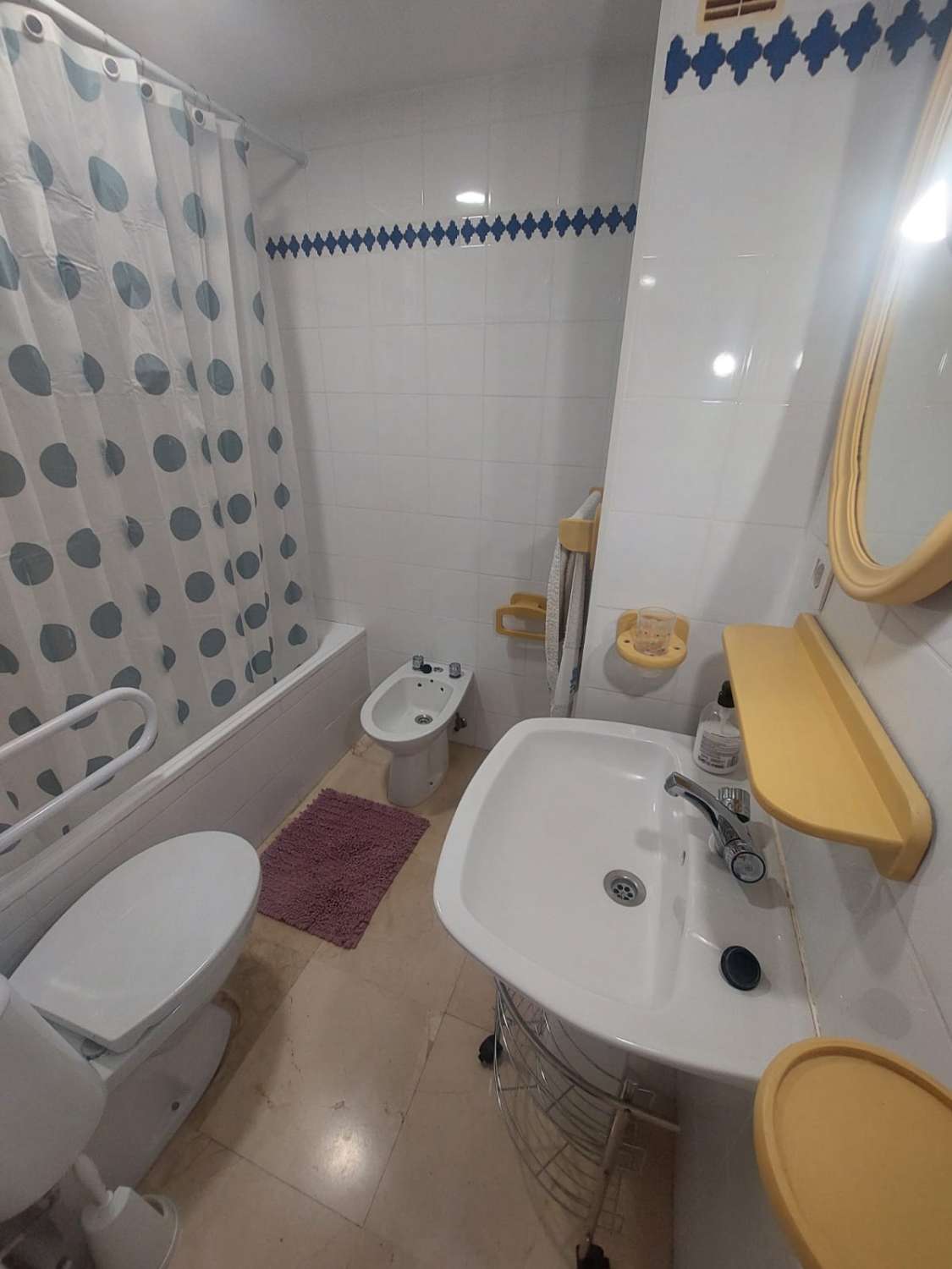 Luminoso apartamento de 2 dormitorios disponible hasta junio!